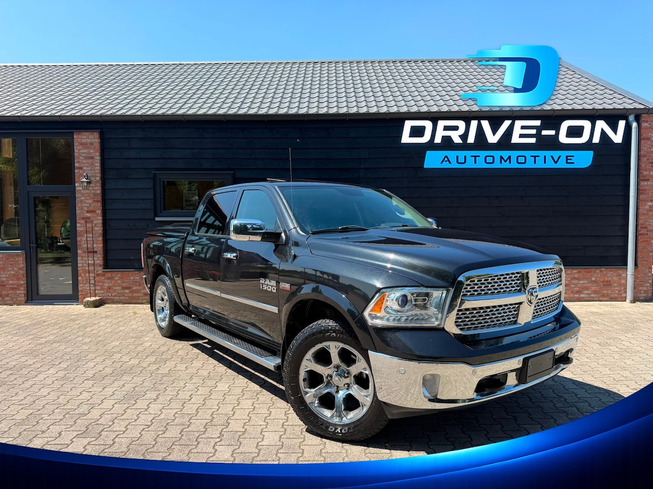 Dodge Ram 1500 - 5.7 V8 Crew Cab - Laramie - Pano - LPG - toneau cover - AutoWereld.nl