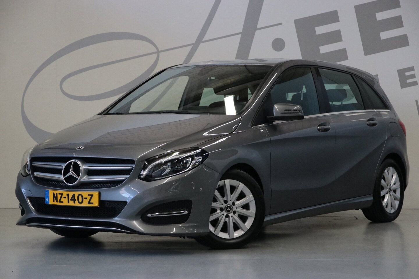 Mercedes-Benz B-klasse - 180/ Achteruitrijcamera/ Trekhaak/ - AutoWereld.nl