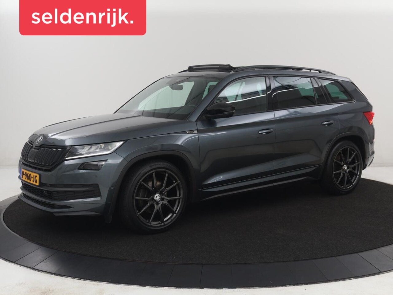 Skoda Kodiaq - 1.5 TSI Sportline Business 7p. | Panoramadak | 360 Camera | Carplay | Trekhaak | Navigatie - AutoWereld.nl