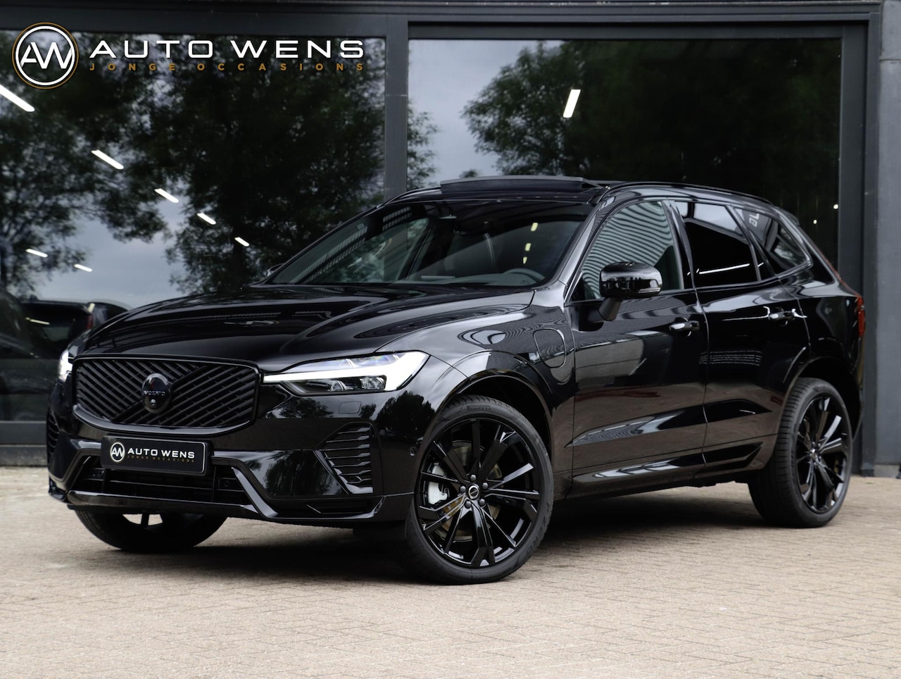 Volvo XC60 - T6 AWD Ultra Black Edition | NIEUW | Pano | Getint glas | 21'' dubbelspaaks zwarte velgen - AutoWereld.nl