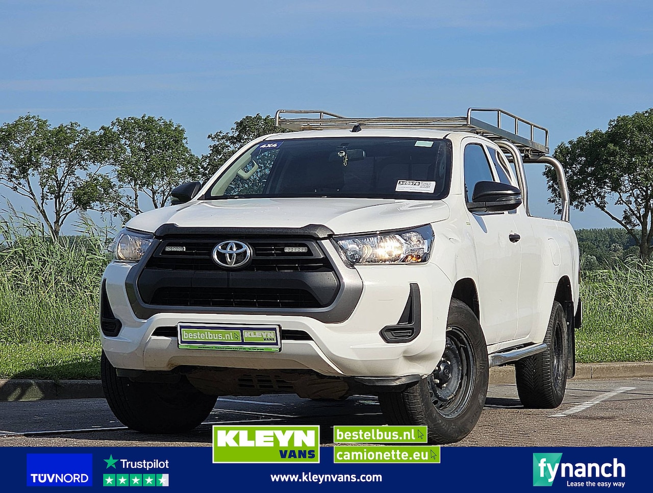 Toyota HiLux - HI-LUX 2.4 4x4 Airco NAP Pickup - AutoWereld.nl