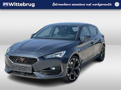 CUPRA Leon - 1.4 e-Hybrid 245pk VZ Performance / Sportstoelen / Stoel + Stuurverwarming / Parkeersensor