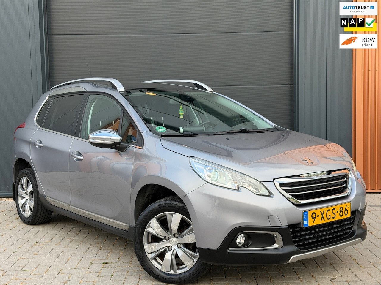 Peugeot 2008 - 1.2 VTi Allure Pack Premium Plus|Distr. verv|Full Option|Pano|Navi|Climate Control|Cruise - AutoWereld.nl