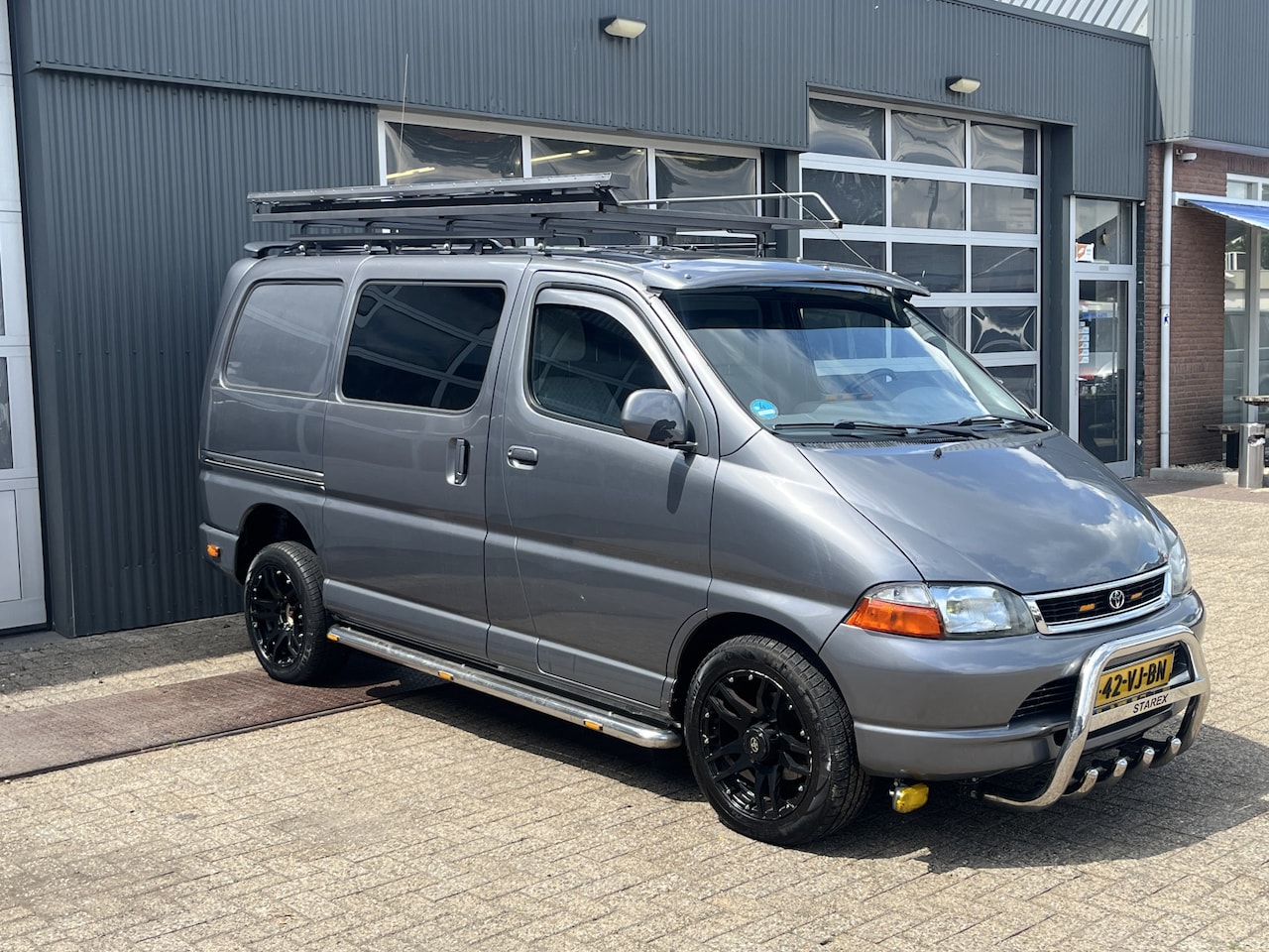 Toyota HiAce - 2.7i Benzine DC Automaat Airco Achteruitrijcamera Luifel Bluetooth telefoonverbinding 5-Pe - AutoWereld.nl