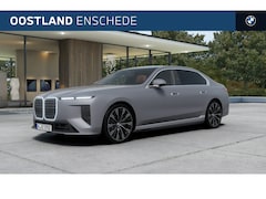 BMW i7 - 50 xDrive / Panoramadak Sky Lounge / Trekhaak / Bowers & Wilkins / Parking Assistant Profe