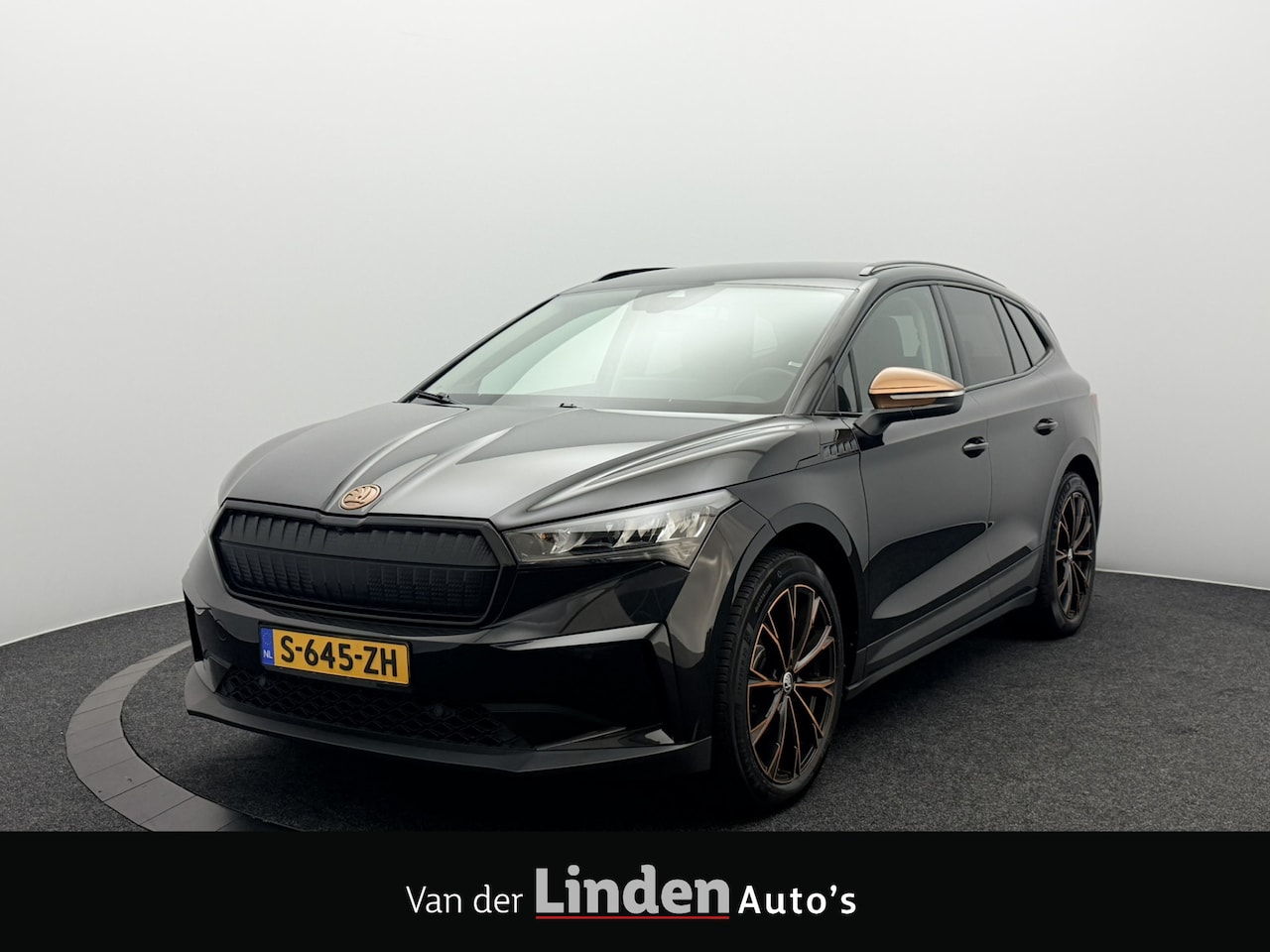 Skoda Enyaq iV - 80 Founders Look SOH 95,2% | Warmtepomp | Trekhaak | Leer | Camera | Adaptive Cruise Contr - AutoWereld.nl