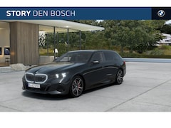 BMW i5 Touring - eDrive40 M Sport / Panoramadak / Achteruitrijcamera / Adaptieve LED / Parking Assistant /
