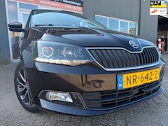 Skoda Fabia Combi - 1.2 TSI Drive van 2de Eig met parkeersensoren en navigatie en bluetooth telefoon / media e