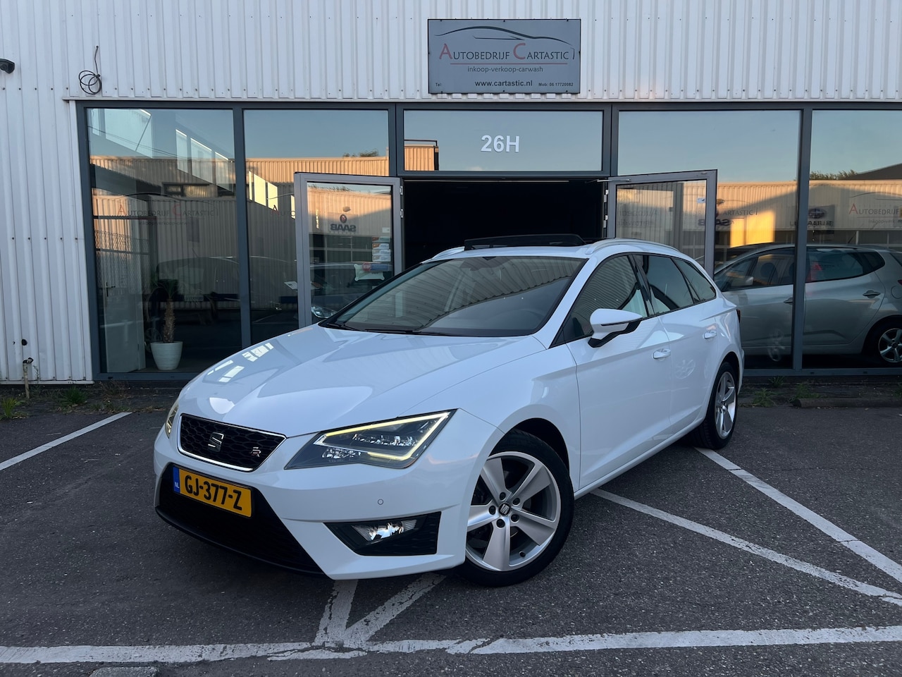 SEAT Leon ST - 1.4 TSI ACT FR Dynamic PANO | CLIMA | DEALER ONDERHOUDEN | LED | ALCANTARA | NAVI |CRUISE - AutoWereld.nl