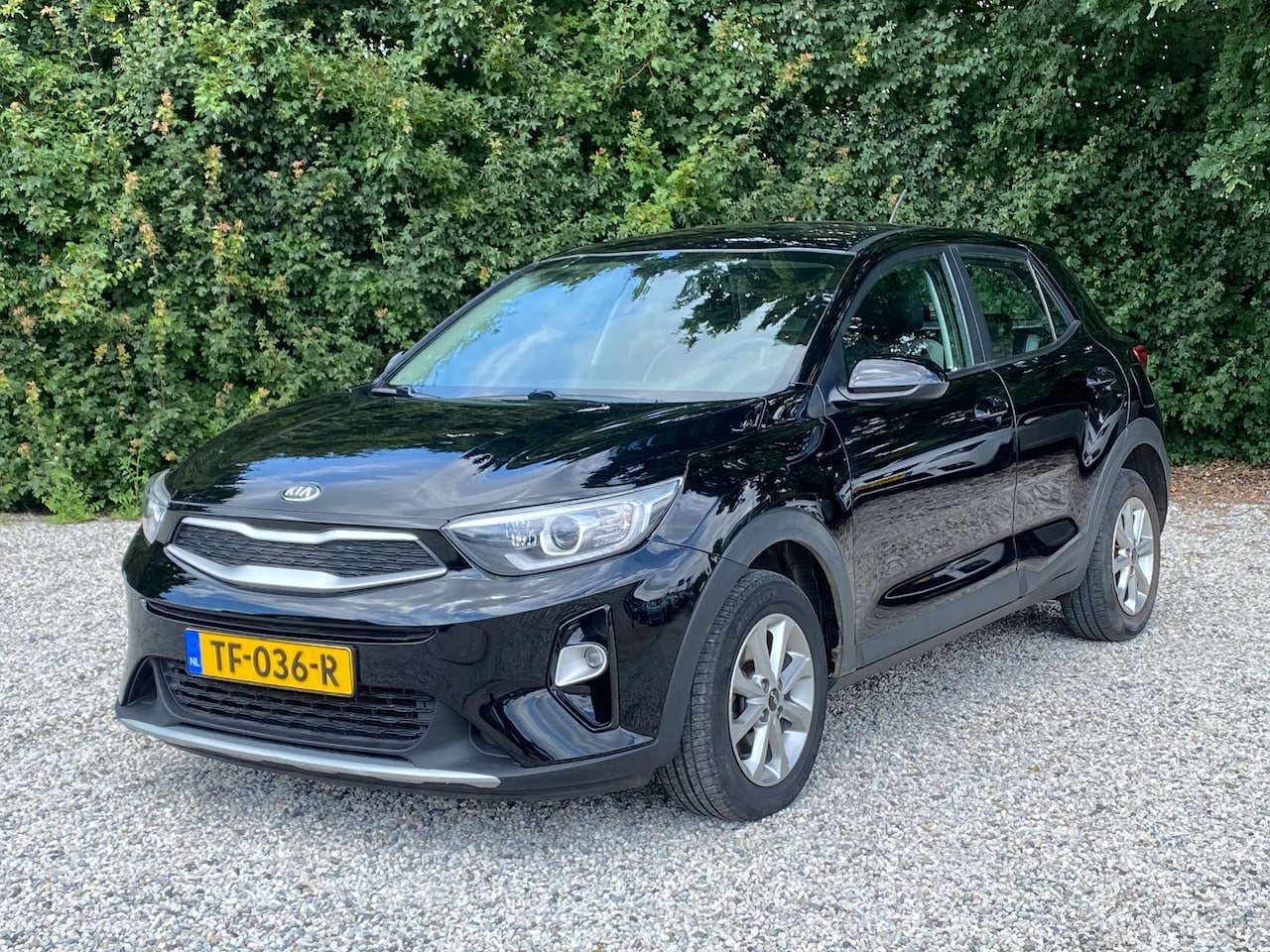 Kia Stonic - 1.2 MPi ComfortPlusLine Navigator MET NIEUWE APK - AutoWereld.nl