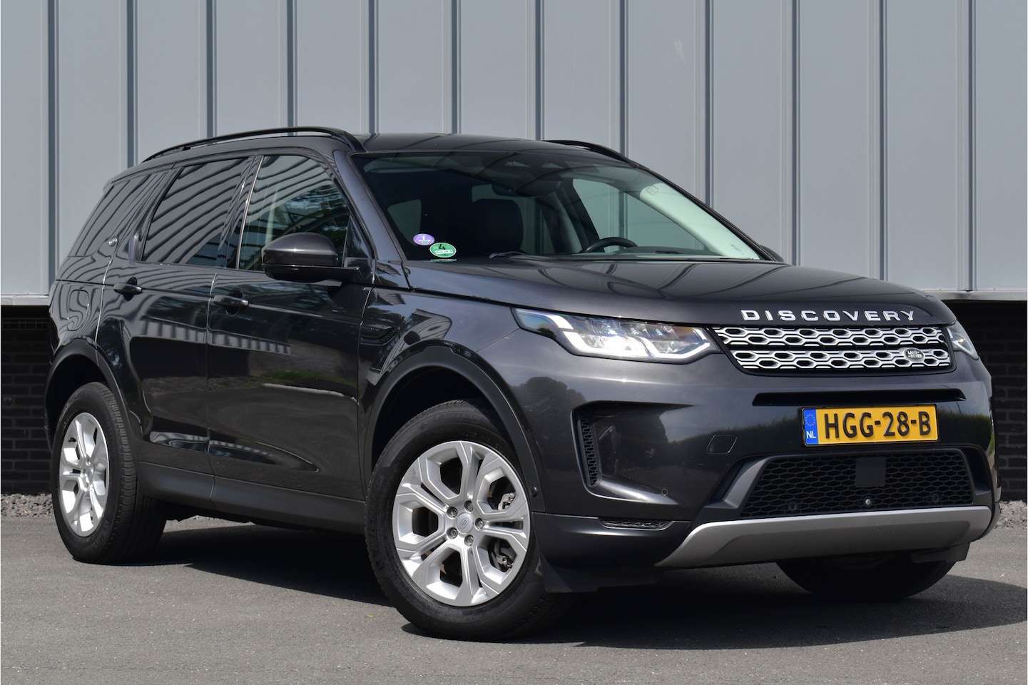 Land Rover Discovery Sport - P300e 1.5 SE | Trekhaak | 309PK | Leder | Camera | Carplay | LED - AutoWereld.nl