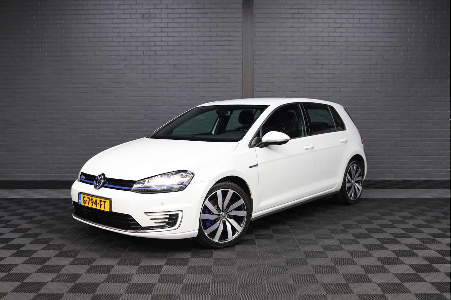 Volkswagen Golf - 1.4 TSI GTE | LM VELGEN | AUTOMAAT | TREKHAAK AFNEEMBAAR | DE BTW IS VOOR BEDRIJVEN VERREK - AutoWereld.nl