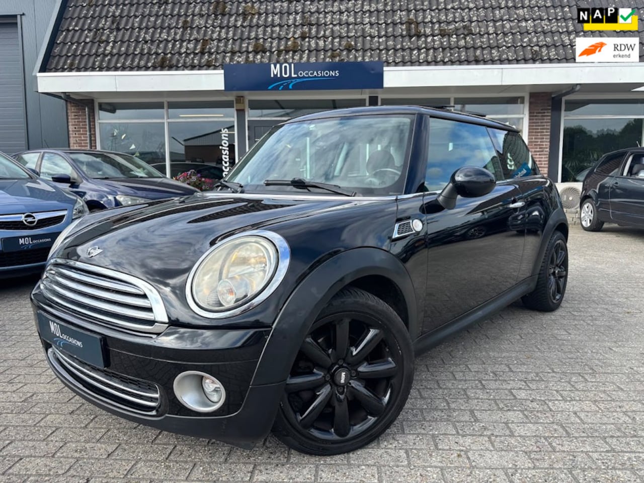 MINI One - 1.4 Anniversary MK II | Black edition | goed Onderhouden | 6 versnellingen - AutoWereld.nl