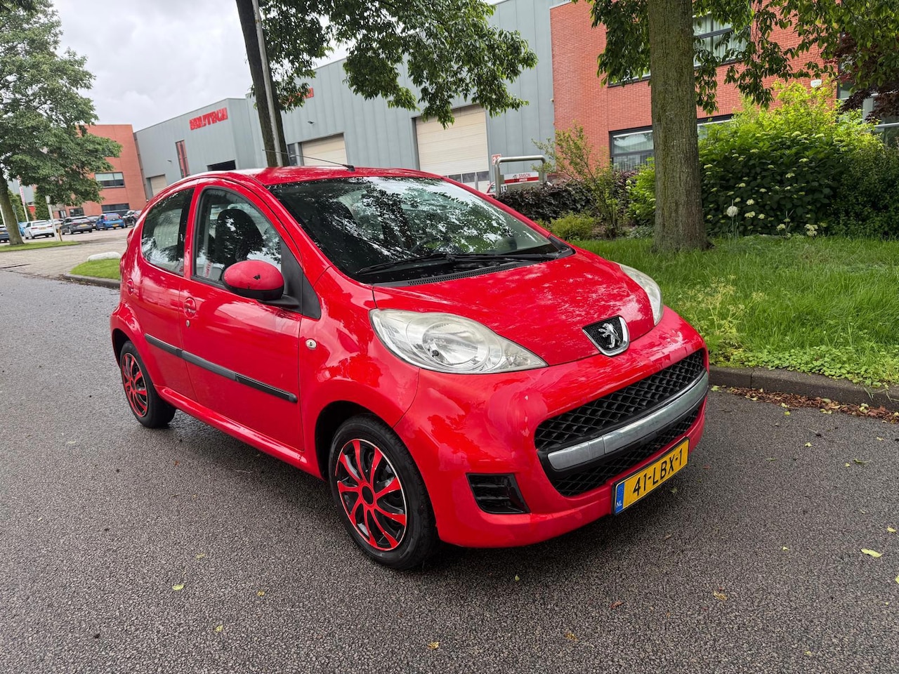 Peugeot 107 - 1.0-12V XS 1.0-12V XS 5 drs (sprijstuk lekt) - AutoWereld.nl