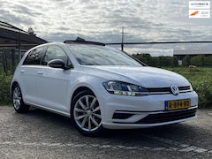 Volkswagen Golf - 1.0 TSI Panoramadak Adaptive Cruise Digitaal Dashboard