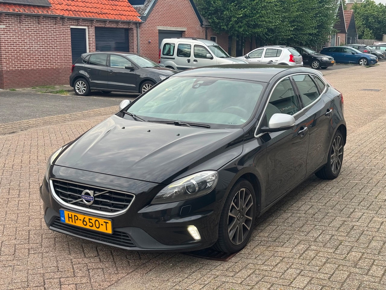 Volvo V40 - 2.0 D2 R-Design Business 2.0 D2 R-Design Business - AutoWereld.nl