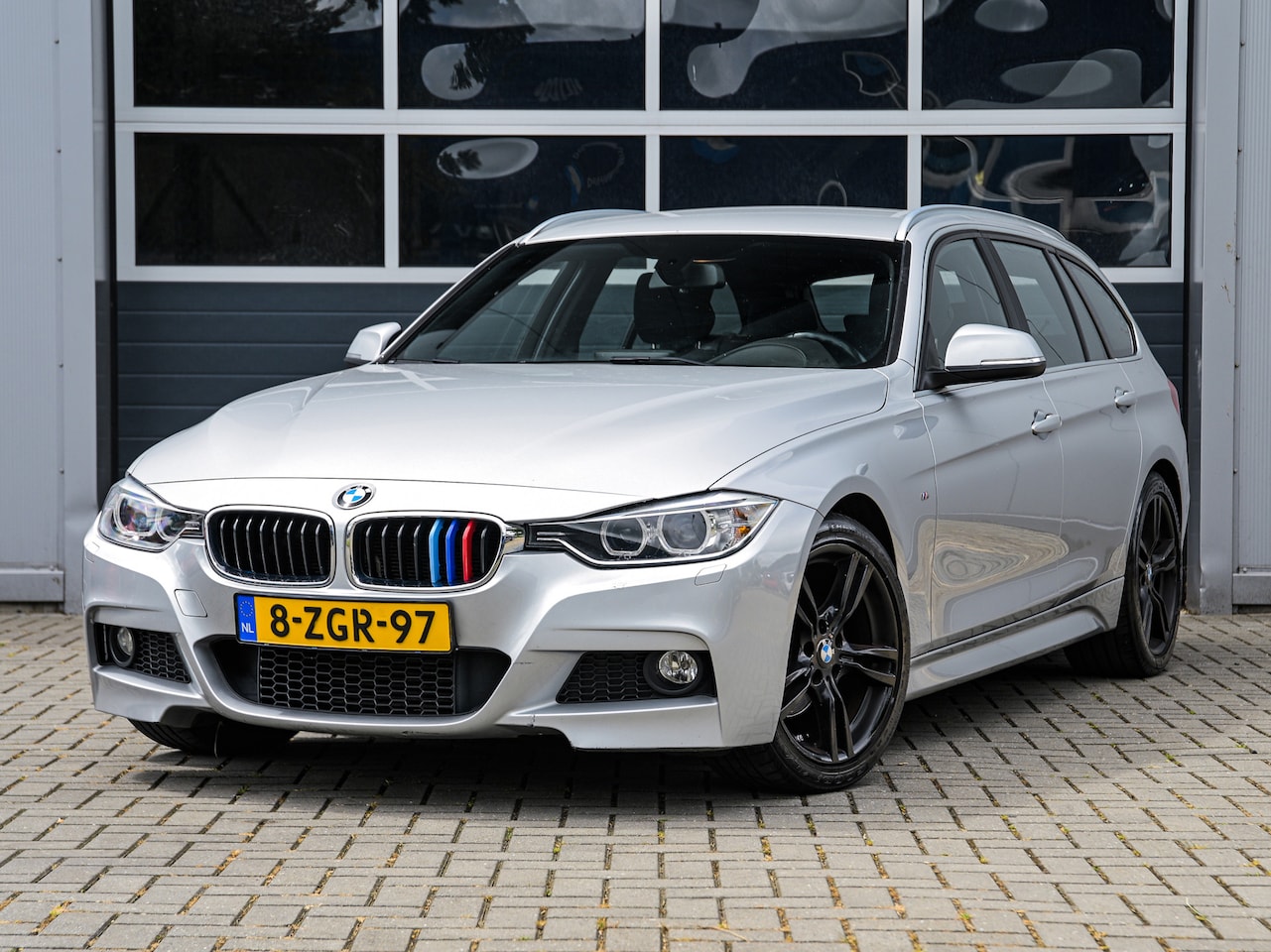 BMW 3-serie Touring - 316i Executive | M-pakket | Xenon | Climate control | Cruise control | PDC - AutoWereld.nl