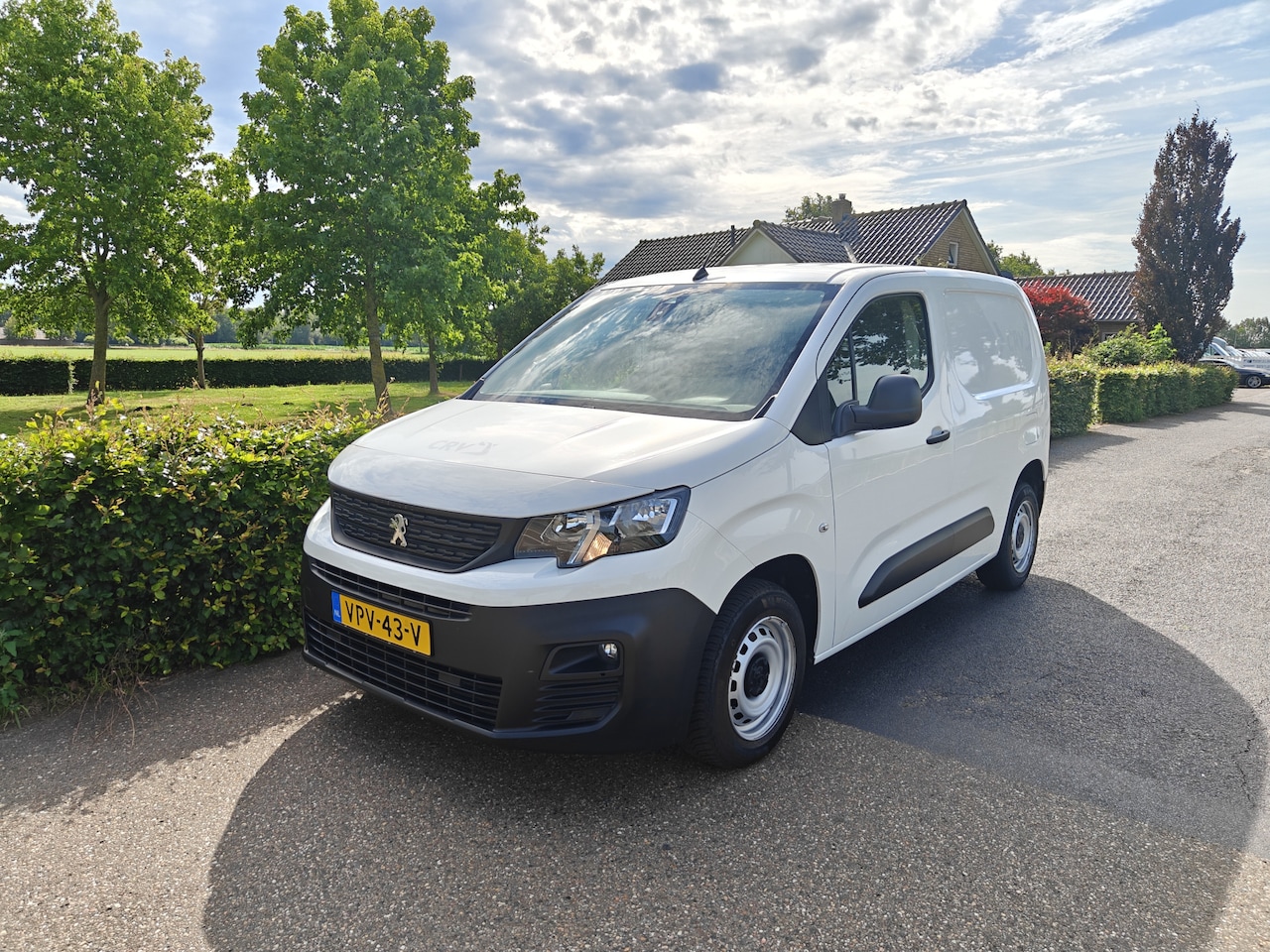 Peugeot Partner - 1.5 BlueHDI Premium AIRCO BJ 2022 - AutoWereld.nl