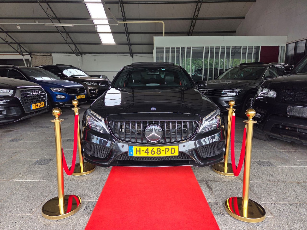 Mercedes-Benz C-klasse - 220 CDI AMG BLACK PAKKET AUT LED PANO BURMESTER FULL! 2015 - AutoWereld.nl