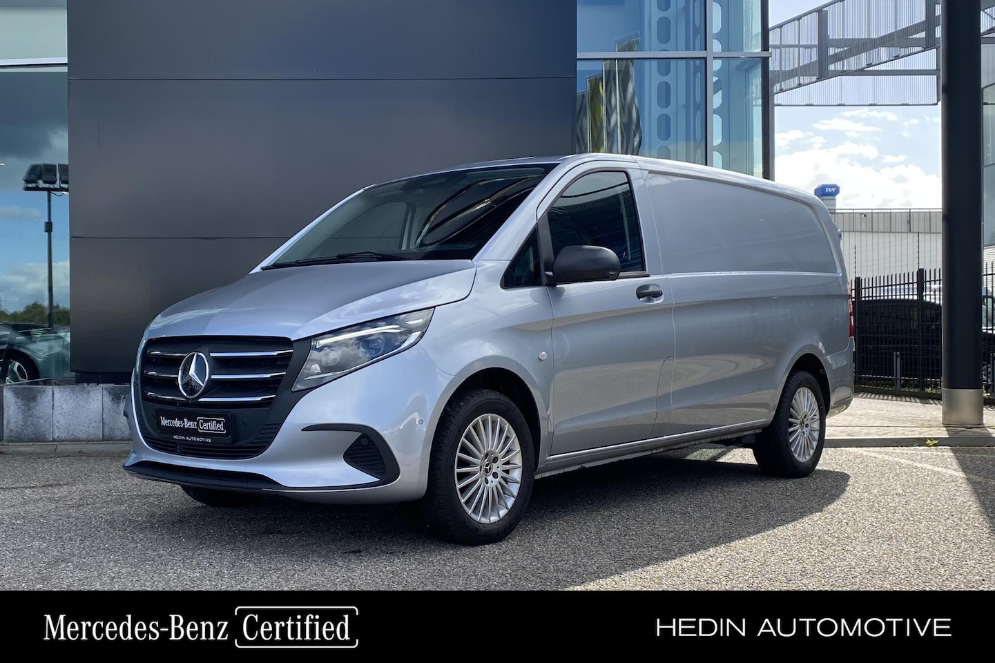 Mercedes-Benz Vito - 119 Pro Diesel L2 Automaat 4x4 | Distronic+ | Stoelverwarming | Airco | Navigatie | Lichtm - AutoWereld.nl