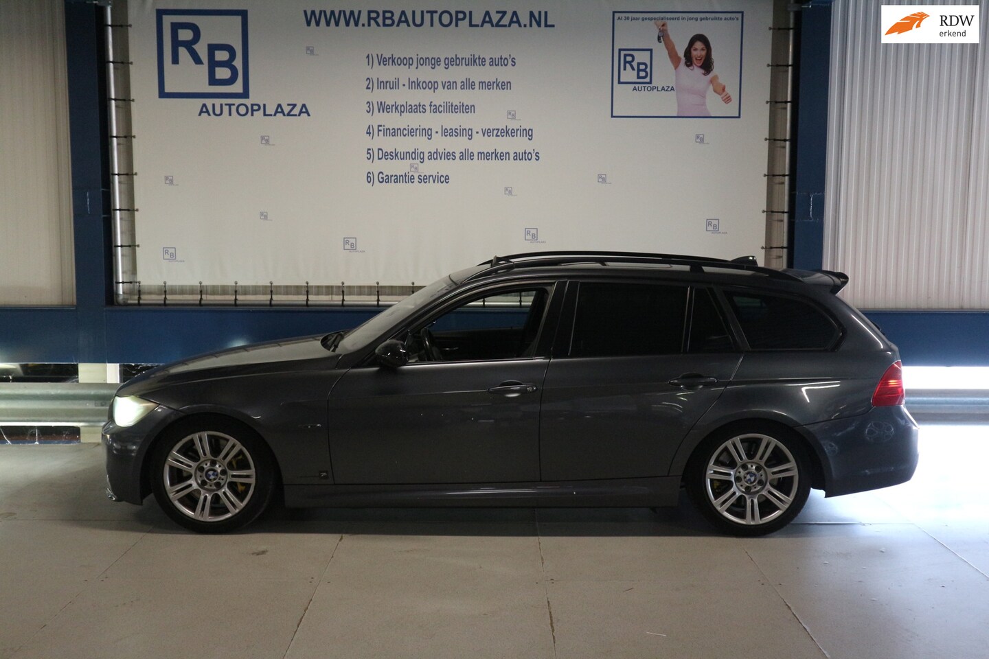BMW 3-serie Touring - 335 XI + M-PAKKET / FULL SERVICE / PANO / CARPLAY ! ! ! - AutoWereld.nl
