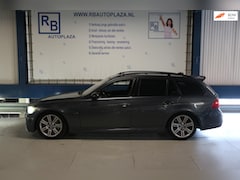 BMW 3-serie Touring - 335 XI + M-PAKKET / FULL SERVICE / PANO / CARPLAY
