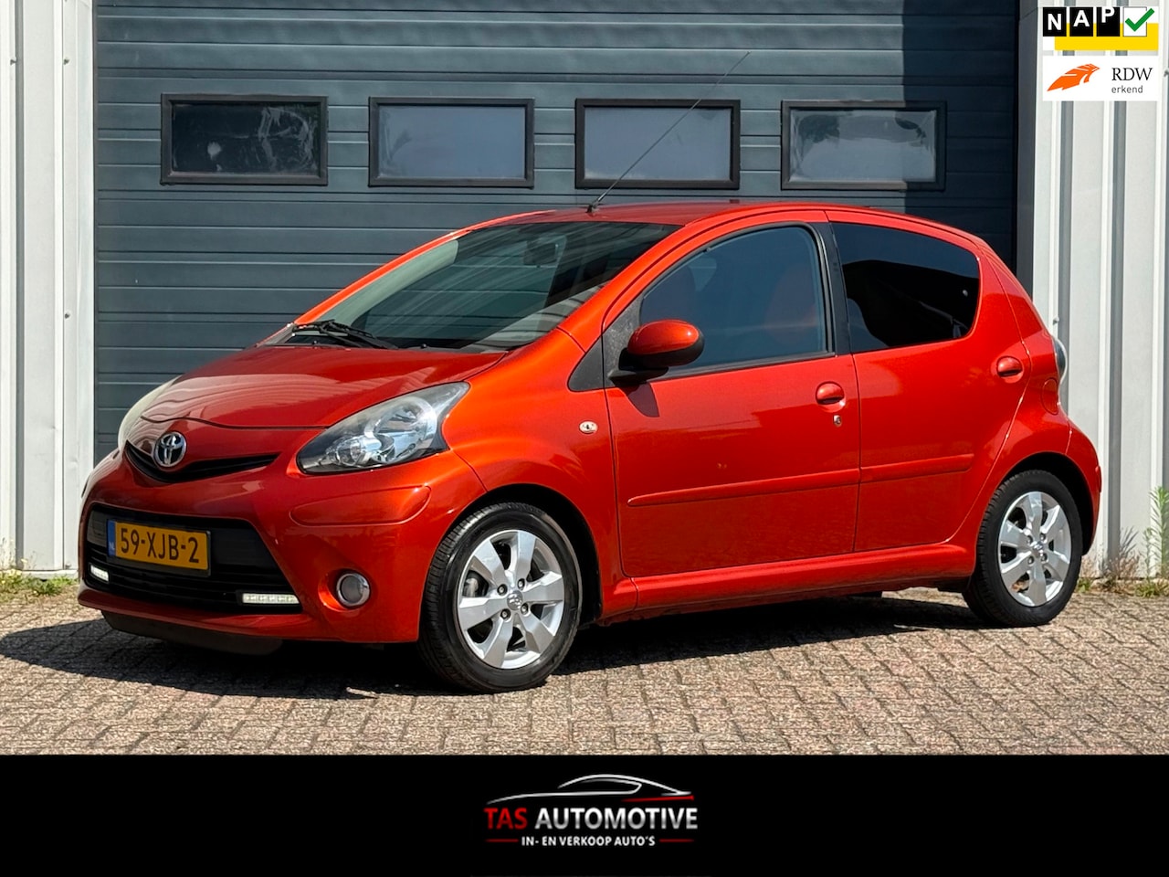 Toyota Aygo - 1.0 VVT-i Dynamic Orange 2e EIG/AUTOMAAT/AIRCO - AutoWereld.nl