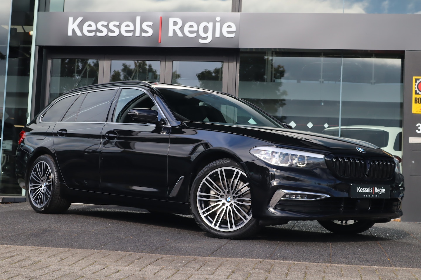 BMW 5-serie Touring - 530i Luxury | Pano | Leer | HuD | Virtual | ACC | BLIS - AutoWereld.nl