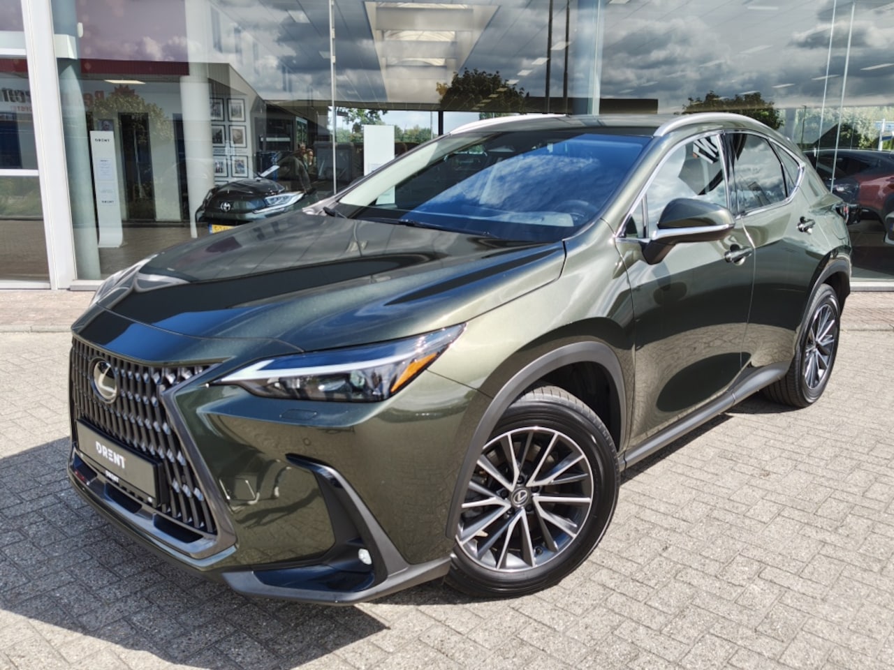 Lexus NX - 450h+ AWD Luxury Line | Trekhaak | 1500Kg Trekgew. | Leder | And - AutoWereld.nl