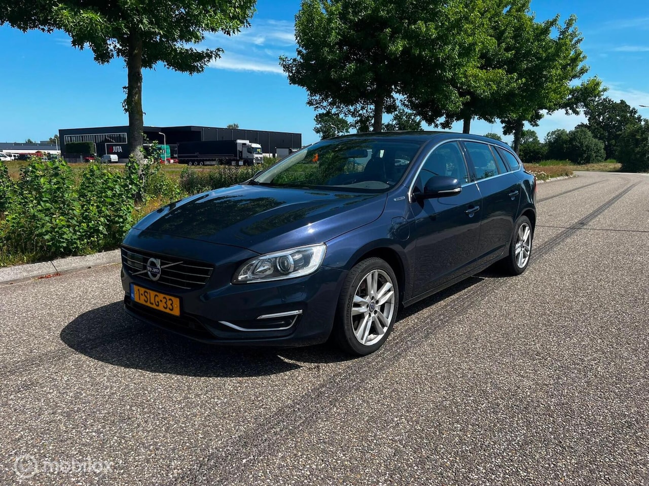 Volvo V60 - 2.4 D6 AWD Plug-In Hybrid Summum Motor Defect - AutoWereld.nl