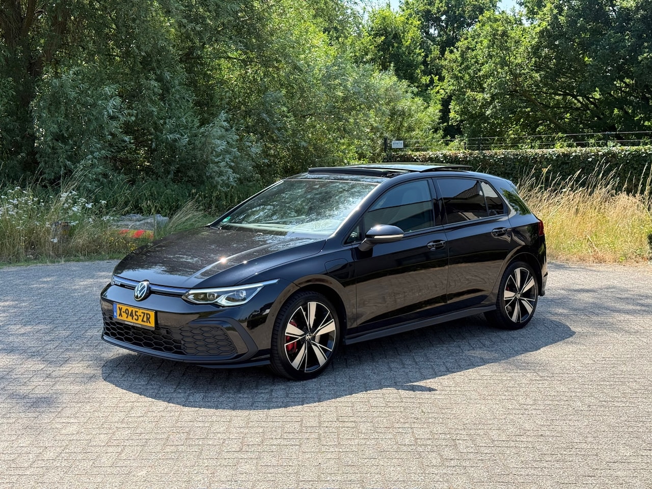 Volkswagen Golf - 1.4 eHybrid GTE PANO I VIRTUAL DASH I CAMERA I NETTE AUTO - AutoWereld.nl