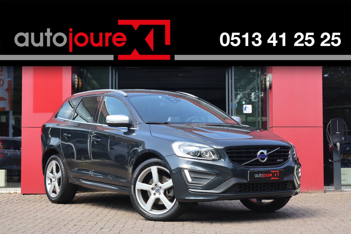 Volvo XC60 - 2.4 D5 AWD R-Design | Origineel NL | Leder | Trekhaak | - AutoWereld.nl