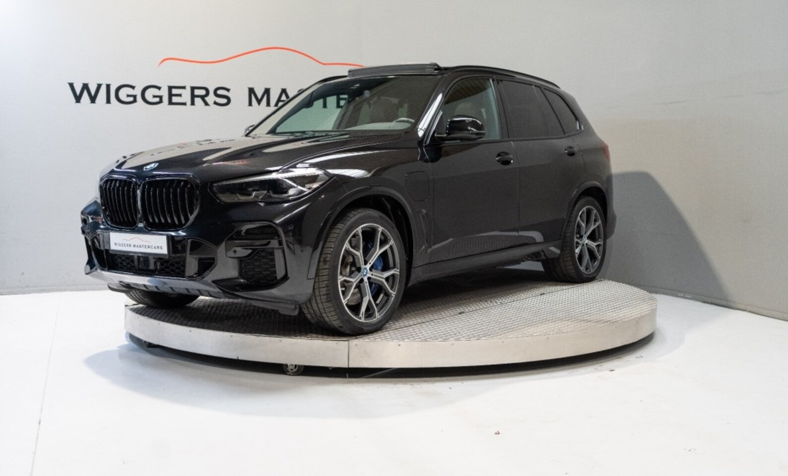 BMW X5 - 45e X-drive Hybrid 394 PK HIGH Executive, M-sportpakket, Panodak, 21 Inch, El.trekhaak, Ca - AutoWereld.nl