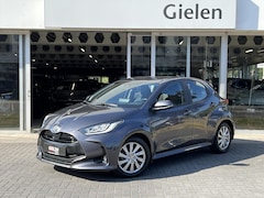 Toyota Yaris - 1.5 VVT-i 125pk Dynamic | Stoel + stuurverwarming, Climate control, Adaptieve cruise contr