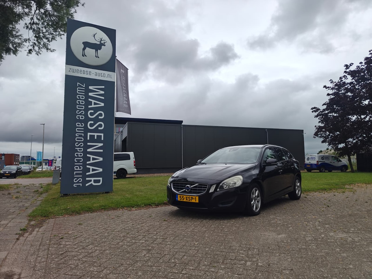 Volvo V60 - D4 Kinetic | 5-Cilinder | Trekhaak | - AutoWereld.nl
