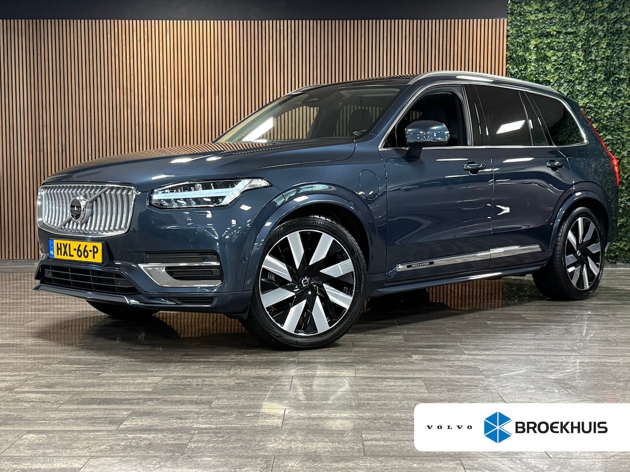 Volvo XC90 - T8 AWD Recharge Plus Bright Vol! | Luchtvering | Stoelventilatie | 360° Camera | Harman Ka - AutoWereld.nl