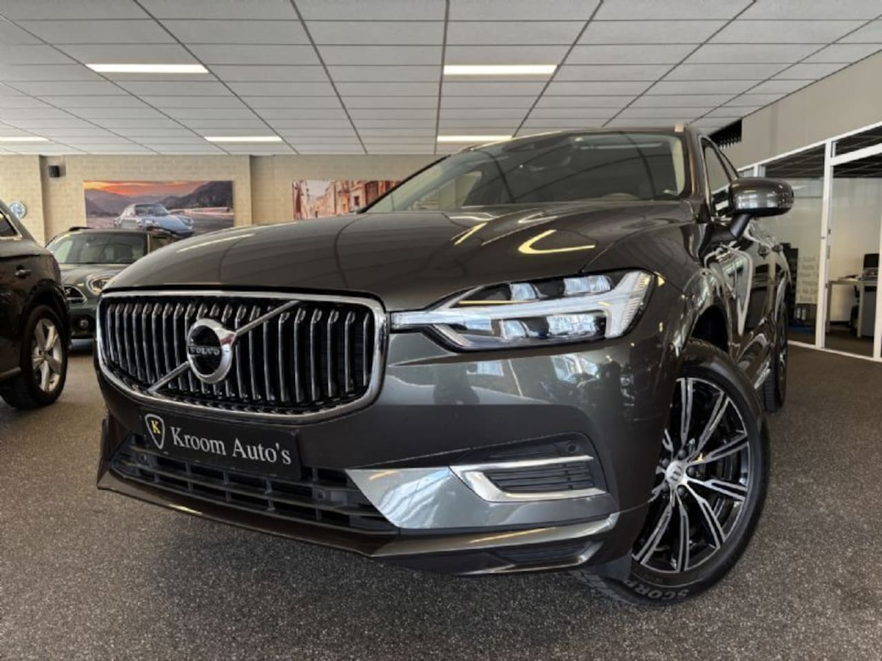 Volvo XC60 - 2.0 T8 Twin Engine AWD Inscription Panodak / Leer / Elek Trekhaak / BLIS / full LED / Appl - AutoWereld.nl