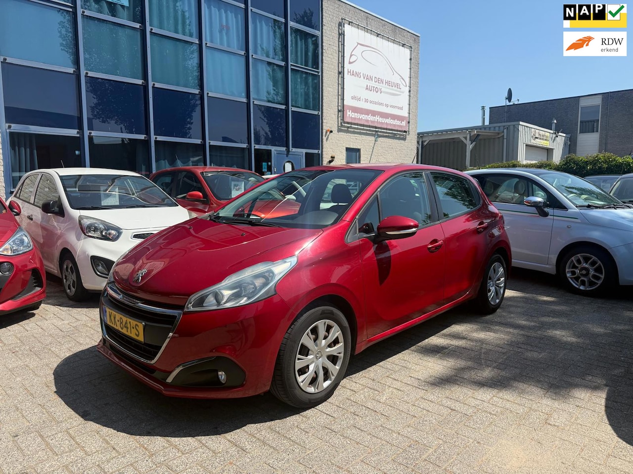 Peugeot 208 - 1.2 PureTech Blue Lion 1.2 PureTech Blue Lion 5-drs, Airco, Trekhaak, APK 07/27 - AutoWereld.nl