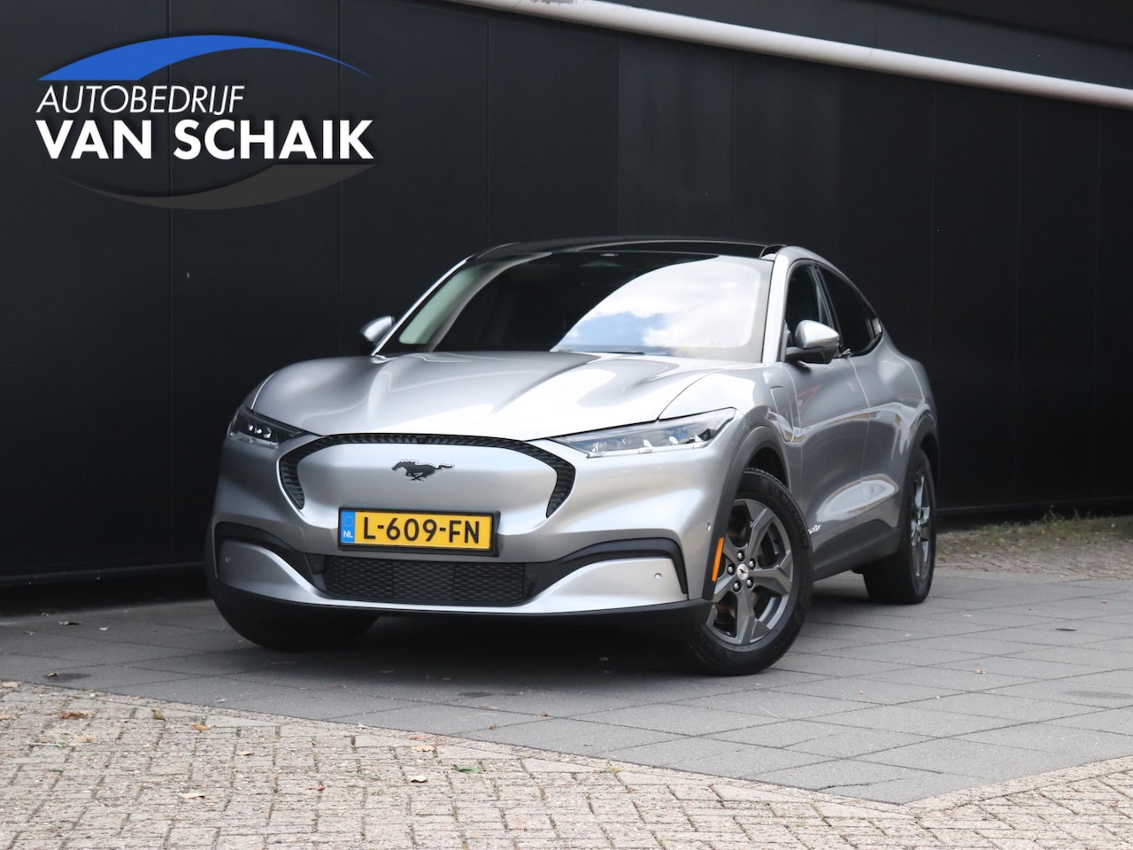 Ford Mustang Mach-E - RWD 75 kWh | LEDER | PANO | TREKHAAK | 360° CAMERA | B&O | STOEL/STUURVERW. | NAVI | - AutoWereld.nl
