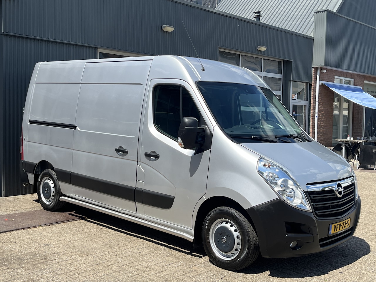 Opel Movano - 2.3 CDTI L2H2 170pk Automaat Airco Cruise controle Trekhaak 2500kg trekgewicht Camera Tele - AutoWereld.nl
