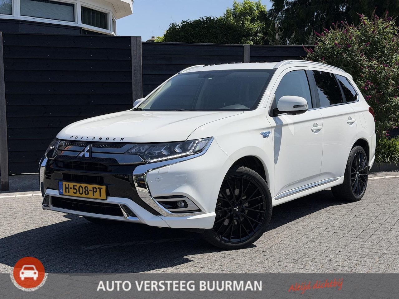 Mitsubishi Outlander - Intense+ 2.4 PHEV 135PK Automaat Navigatie, Rondomzichtcamera, Keyless, Stoel & Stuurwielv - AutoWereld.nl