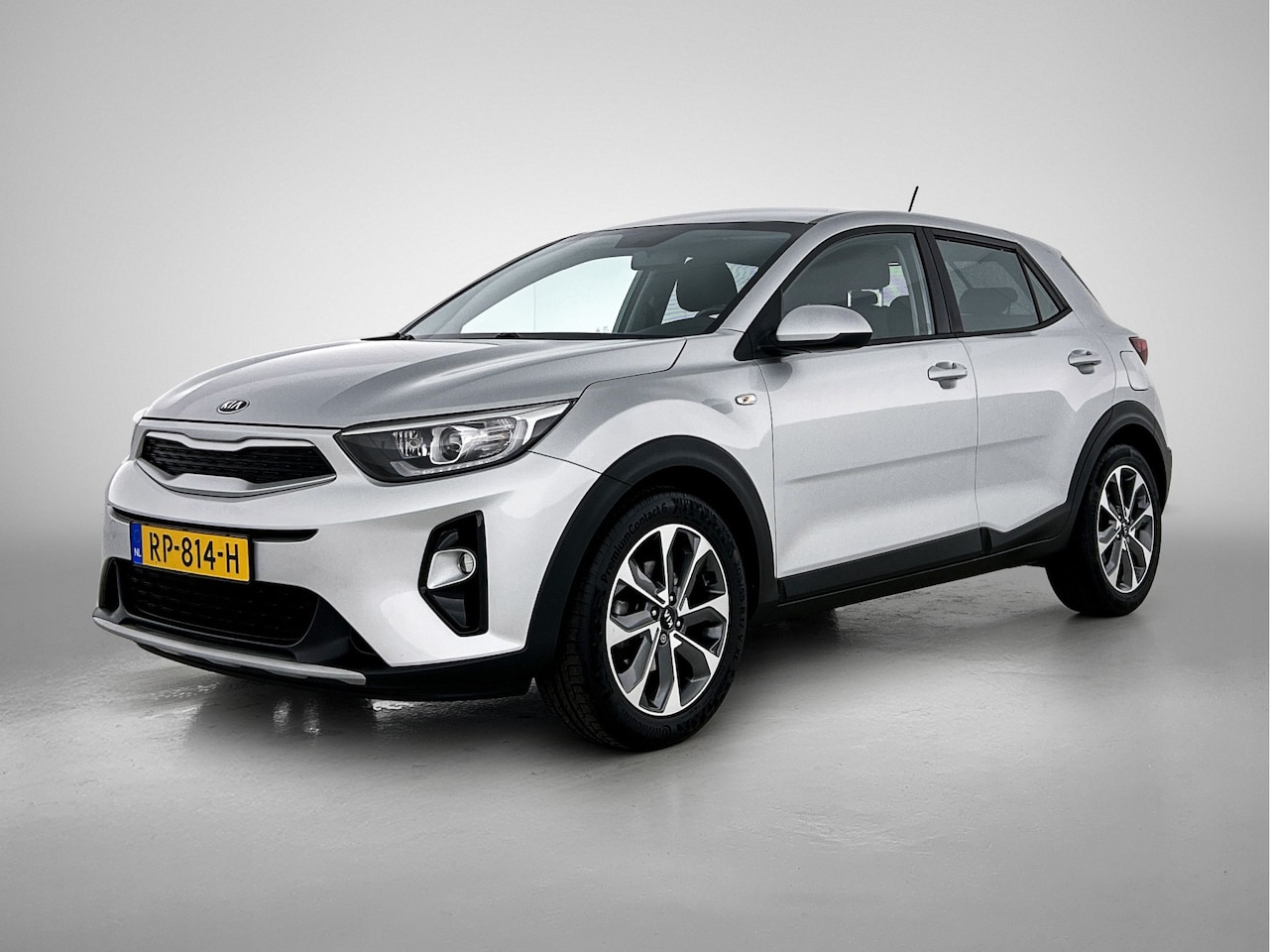 Kia Stonic - 1.0 T-GDi ComfortPlusLine Navigator Lichtmetalen velgen | Navigatie | Airco - AutoWereld.nl