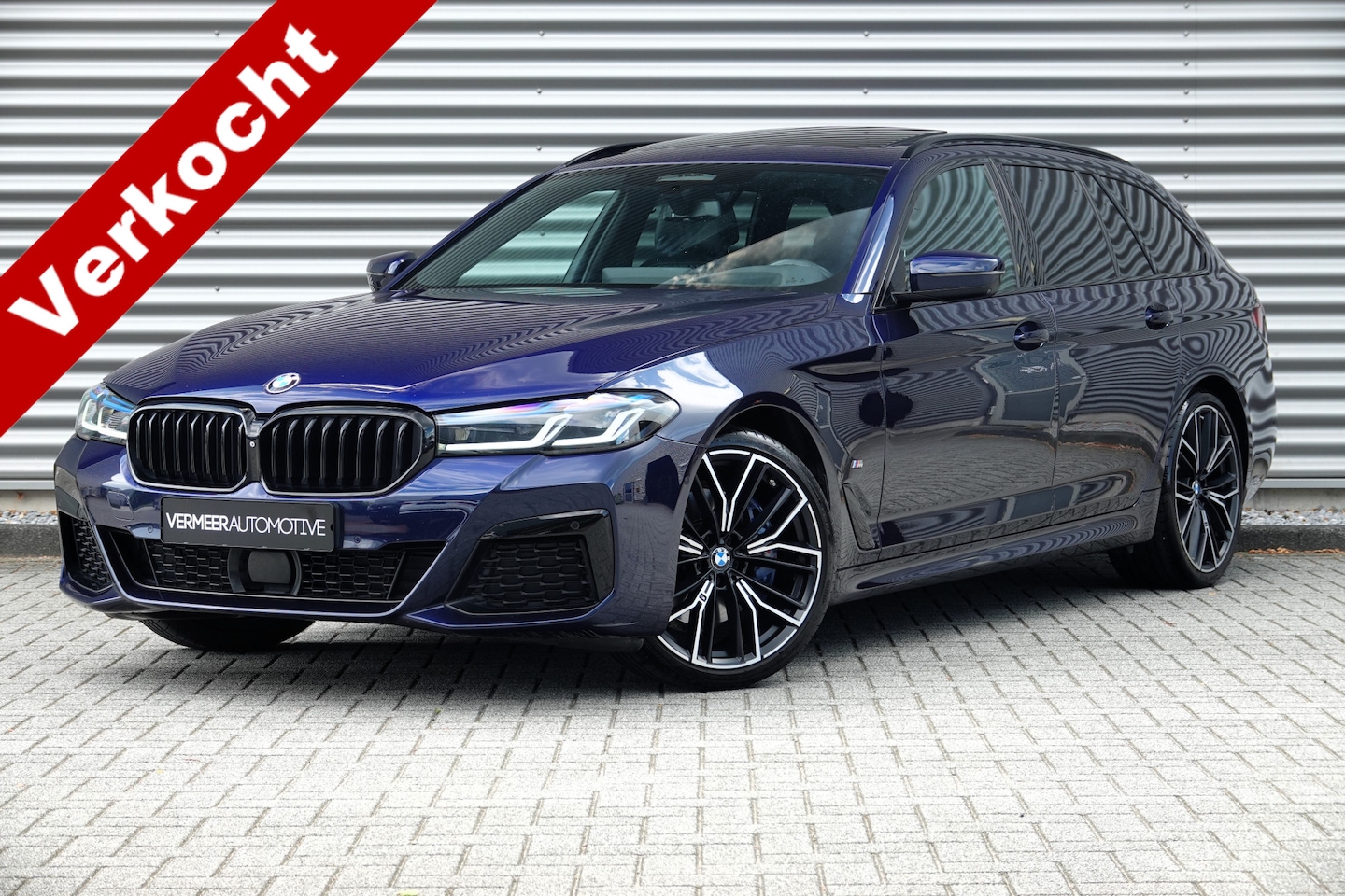 BMW 5-serie Touring - 530i High Executive Edition M-Sport | Panodak | Trekhaak | Laser | HUD | H&K | - AutoWereld.nl