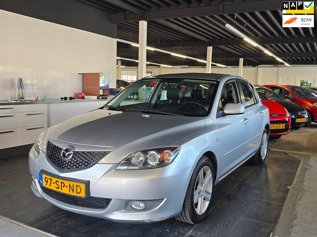 Mazda 3 Sport - 1.6 Executive/AIRCO/N.A.P/APK BIJ AFLEVERING/ - AutoWereld.nl
