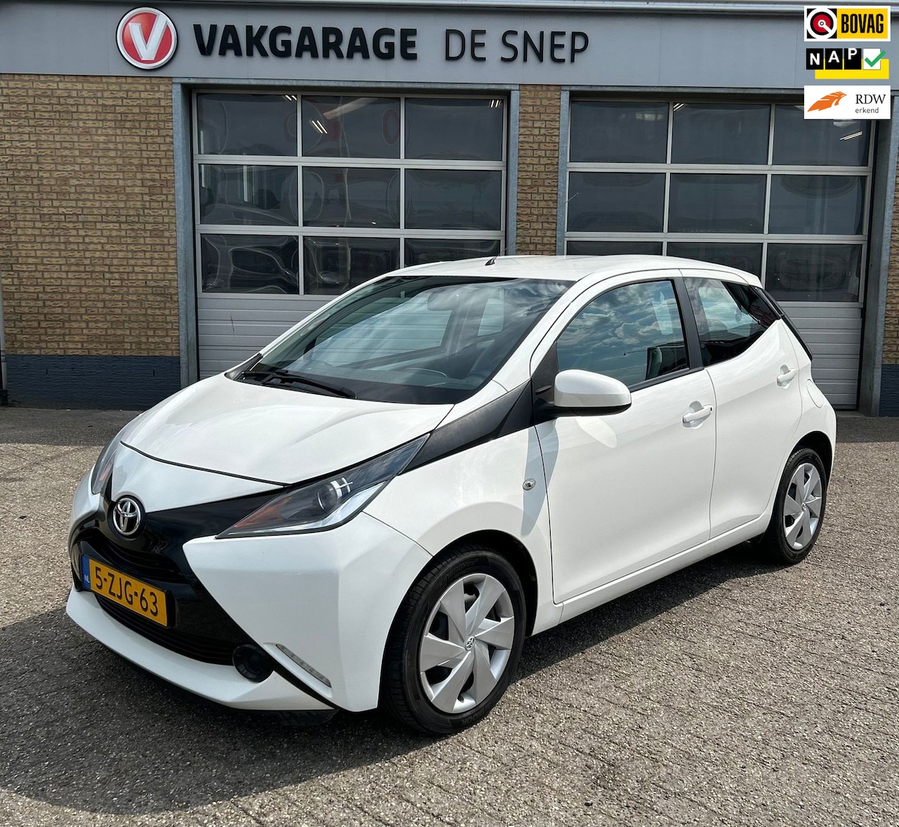 Toyota Aygo - 1.0 VVT-i x-play 1.0 VVT-i x-play - AutoWereld.nl