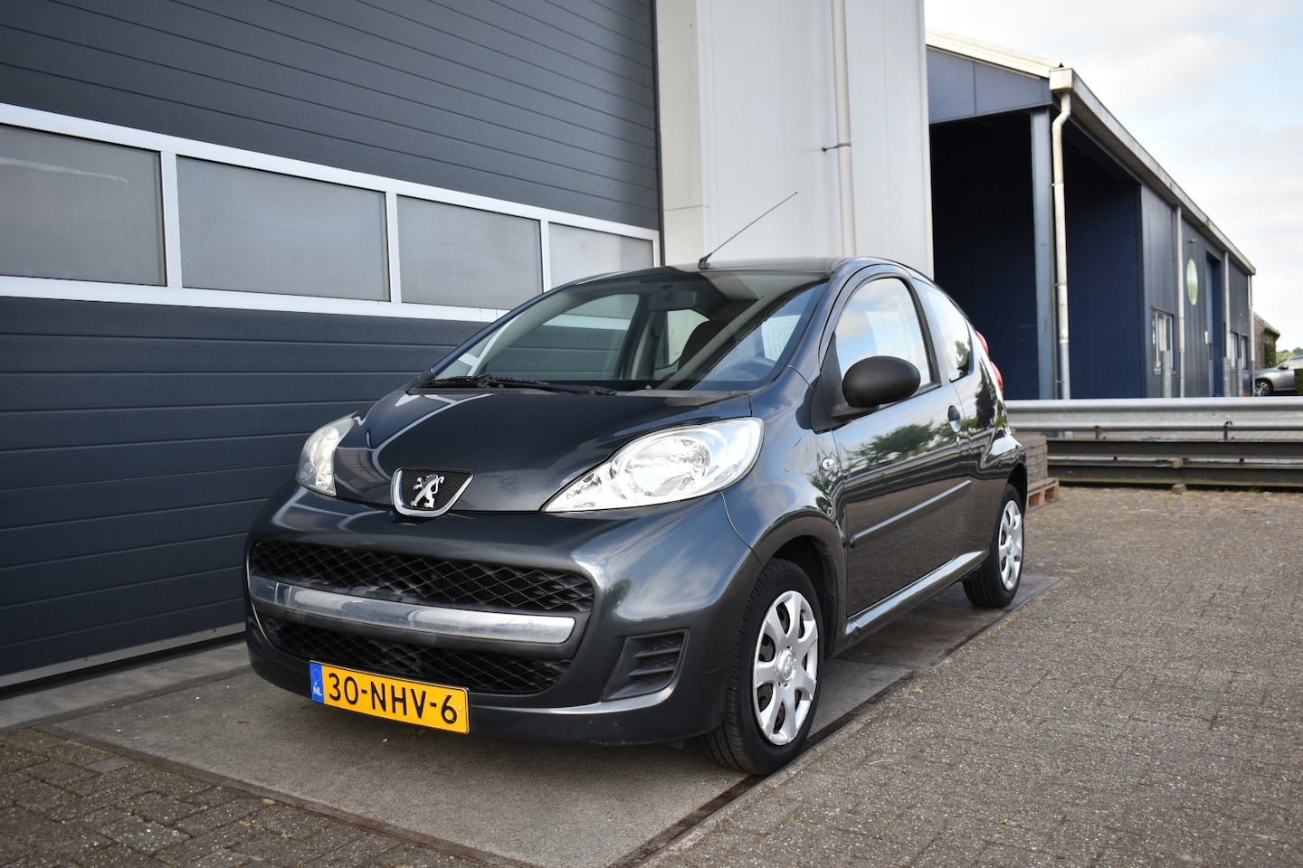 Peugeot 107 - 1.0-12V XR 1.0-12V XR - AutoWereld.nl