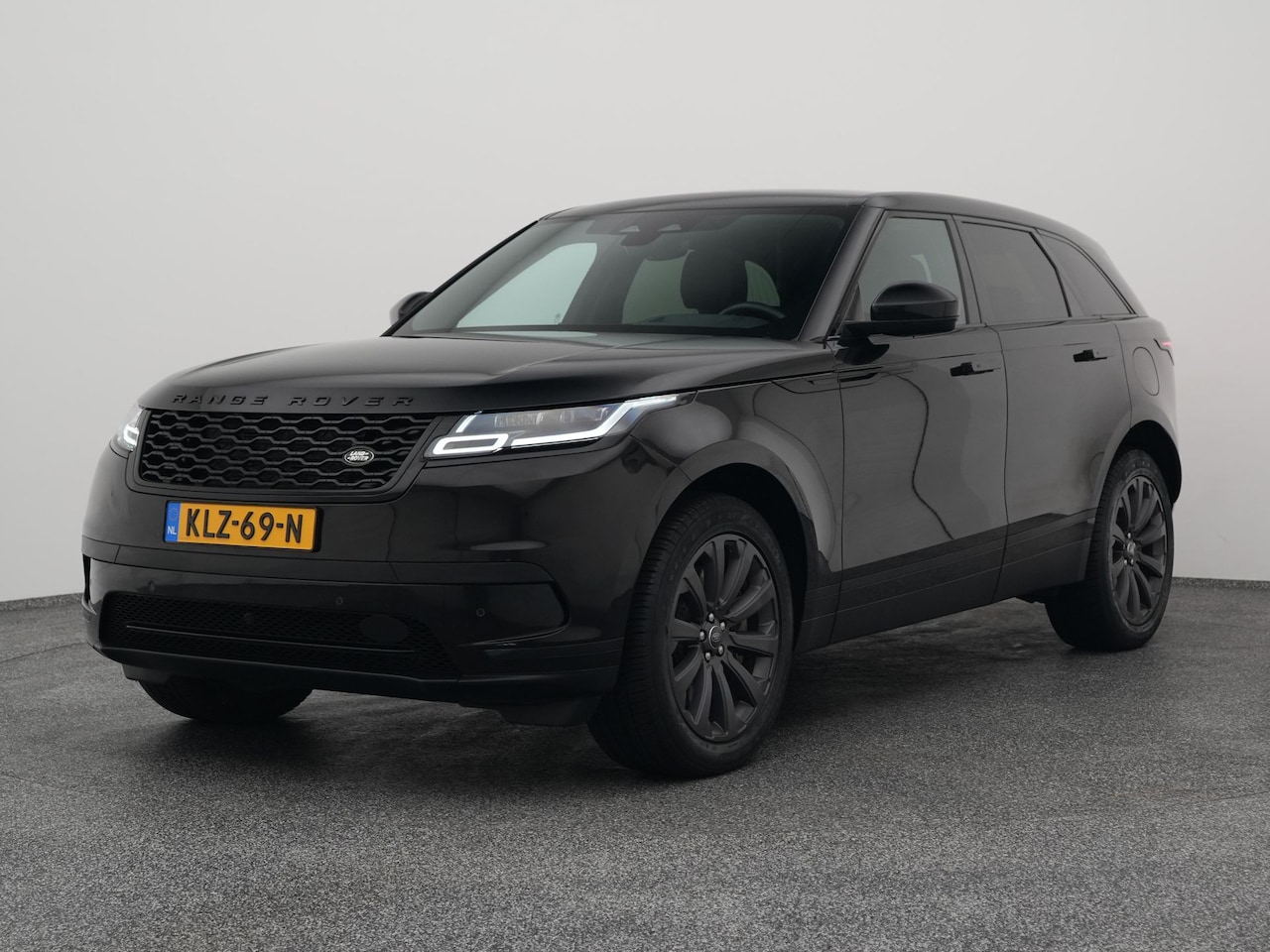 Land Rover Range Rover Velar - 2.0 P400e | PANO | CAMERA | MERIDIAN | KEYLESS - AutoWereld.nl