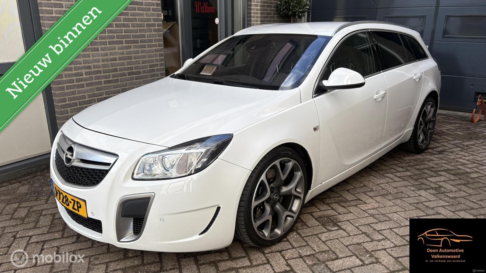 Opel Insignia Sports Tourer - 2.8 T OPC 4x4 2.8 T OPC 4x4 360 PK - AutoWereld.nl