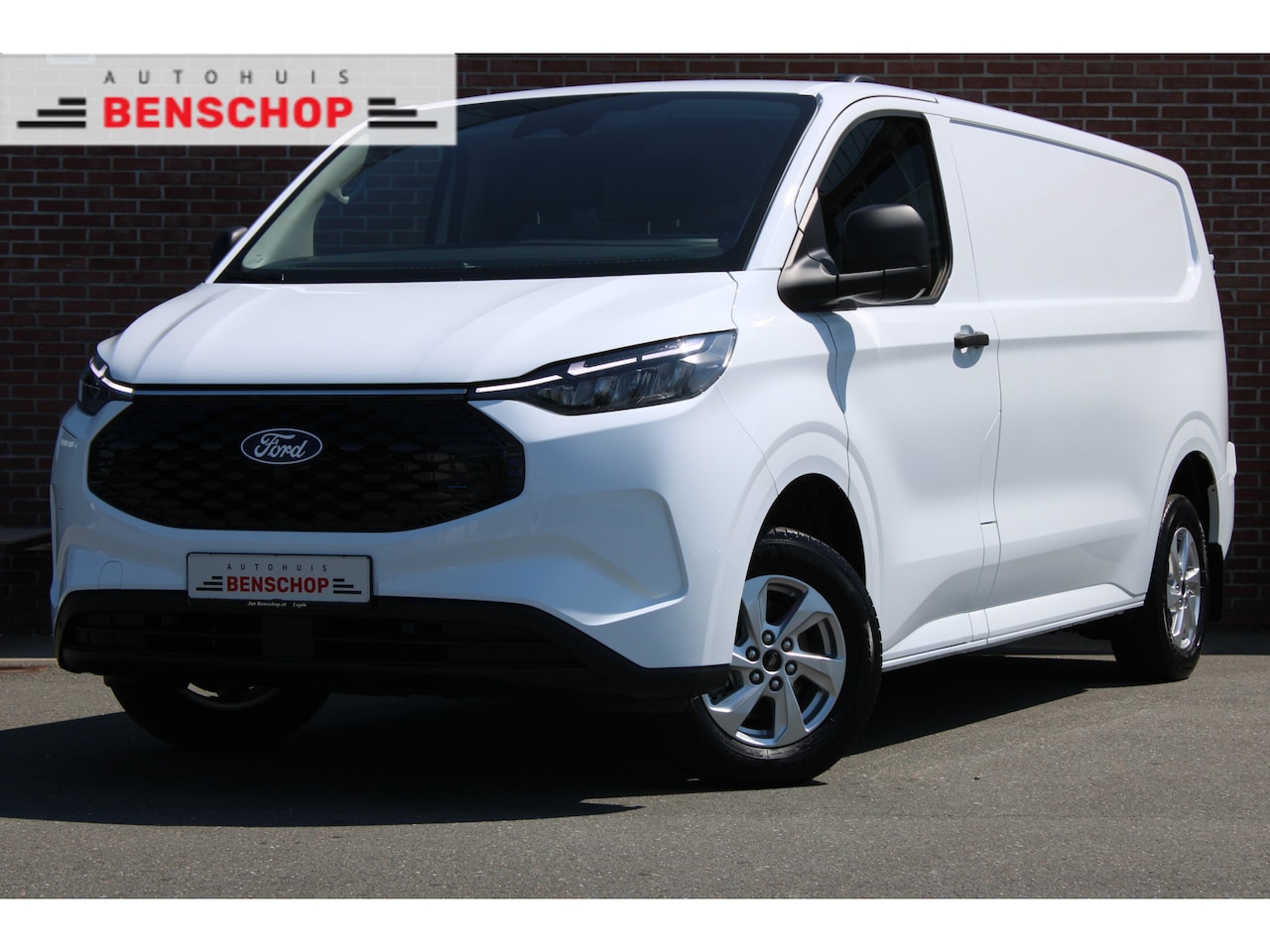 Ford E-Transit Cust. - 340 L2H1 Trend 71 kWh |TREKHAAK|STUUR+STOELVERWARMING|LED| - AutoWereld.nl