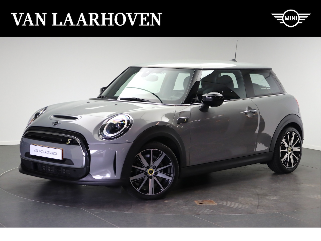 MINI Electric - 33 kWh / Sportstoelen / Stoelverwarming / LED / Cruise Control / 17" LM Roulette Spoke two - AutoWereld.nl